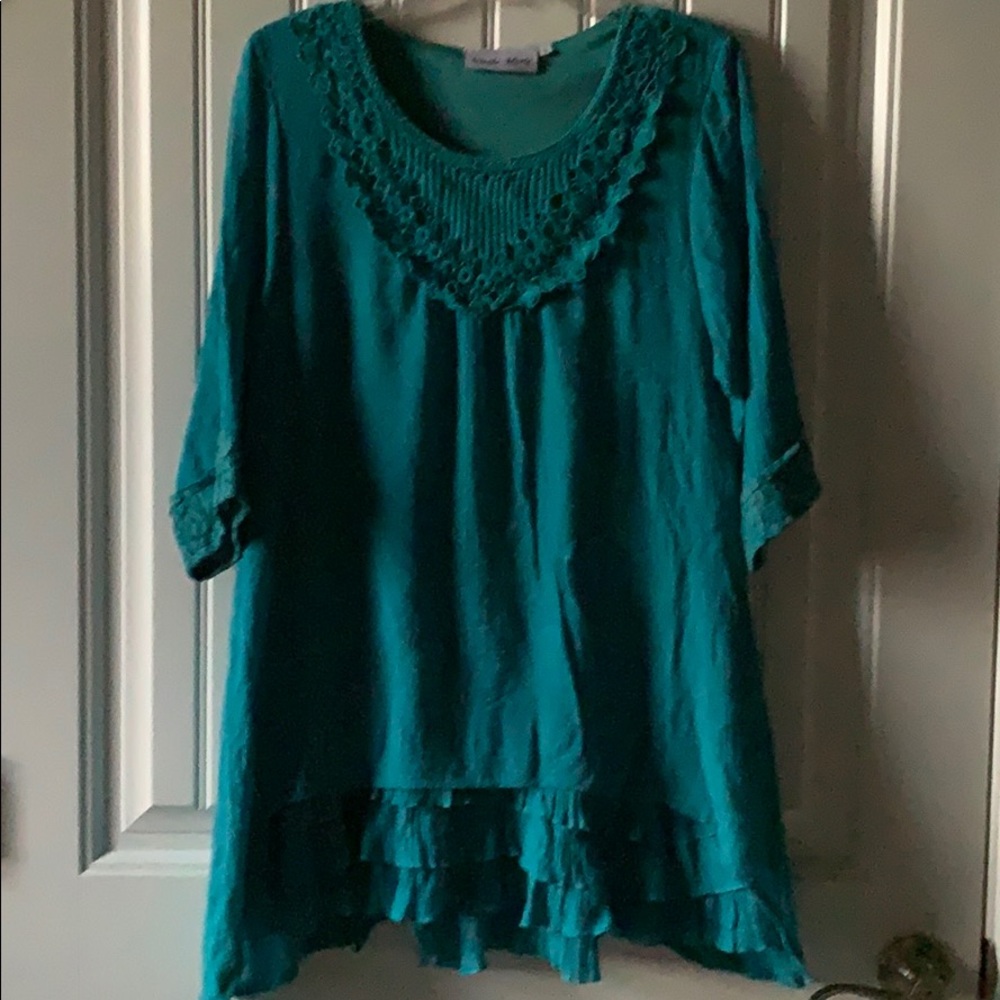 EUC Nicole Marie tunic